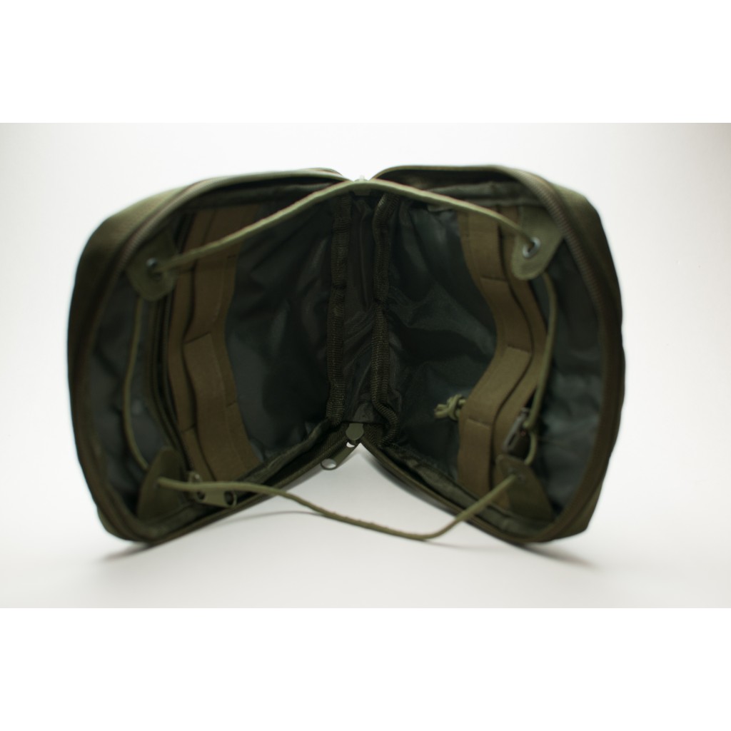 M.S.XCLSV Admin Vertical Pouch
